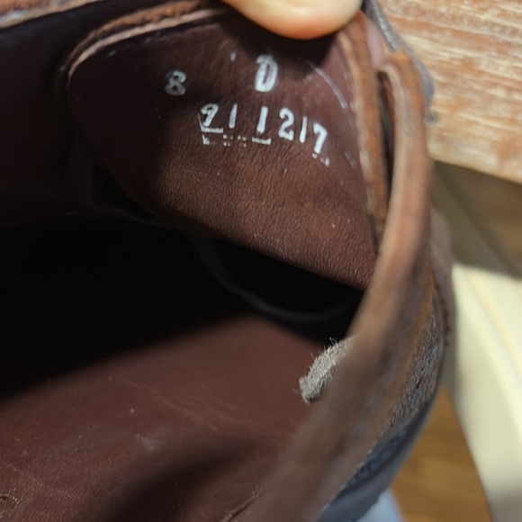 Allen Edmonds Classic cap toe in unique dk brown waxed suede. 8D weatherproof! - Picture 4 of 9